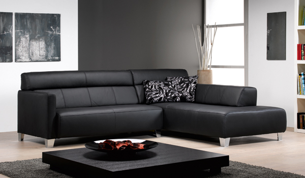 Farblich abgesetzte Kopfstützen erlaubengroße Rückenhöhe ohne massiv zu